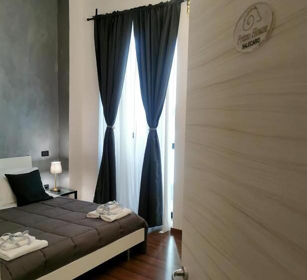 مبيت وإفطار Frizzo House