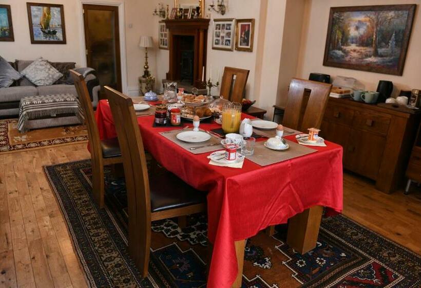 Bed and Breakfast Luxury Suite In Quiet Countryside Location