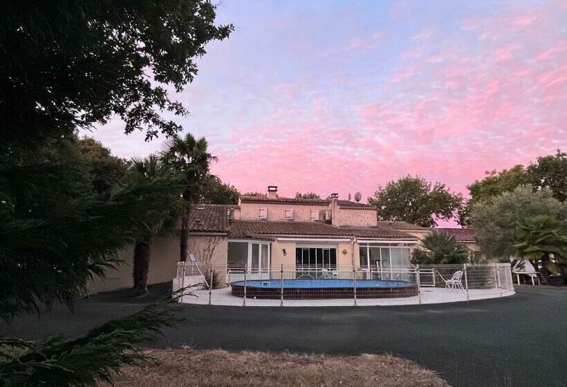 Bed and Breakfast Villa De L’eguille