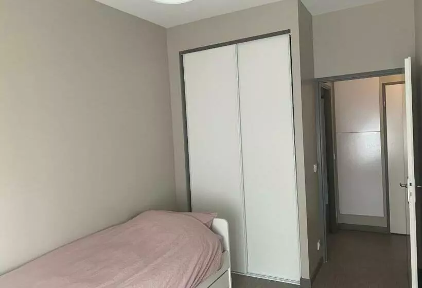 Luxurious Flat In Bondy