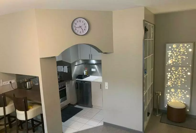 Luxurious Flat In Bondy