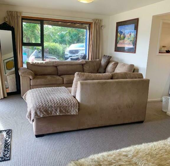 Pensió Otago Peninsula Paradise