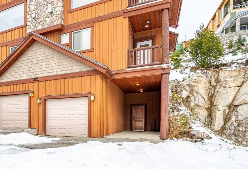 Trapper S Lodge   4 Bd Wgreat View, Private Hot Tub