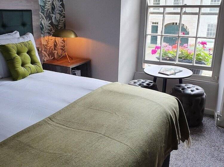 ユースホステル The Coach And Horses