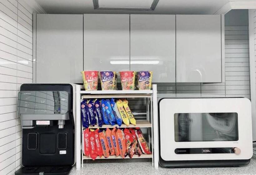 Hospedaria The Stay Cube House Female Only