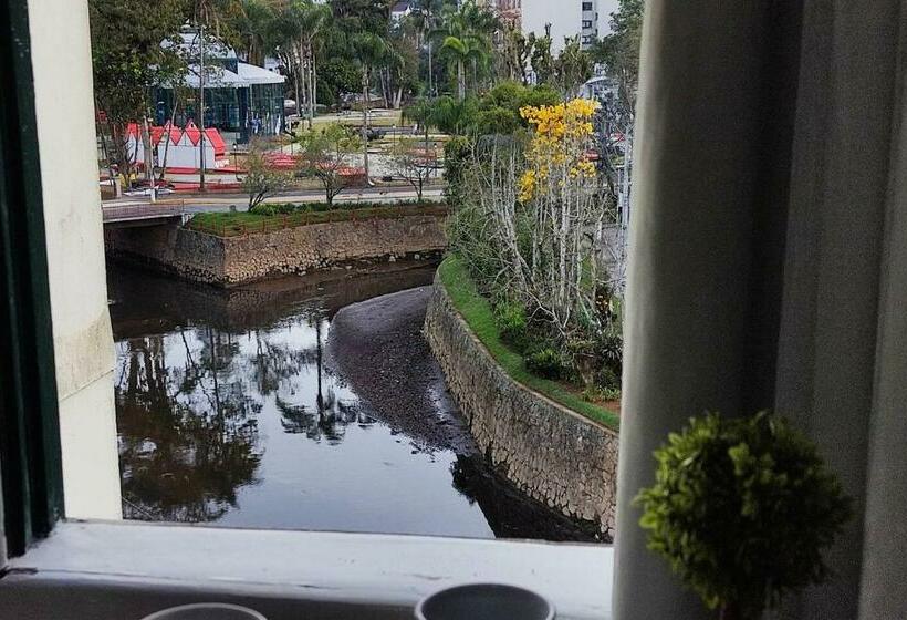 Apto No Centro Histórico Com Vista Para O Palácio De Cristal