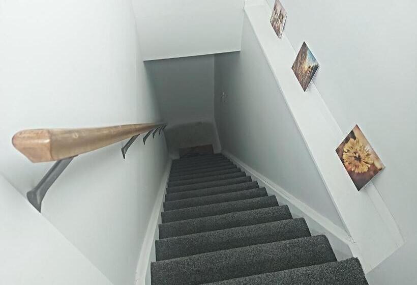 مبيت وإفطار Duxhouse Bnb