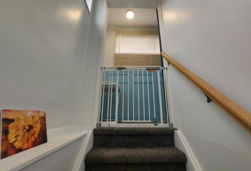 مبيت وإفطار Duxhouse Bnb