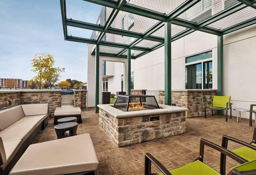 Отель Springhill Suites By Marriott Camp Hill