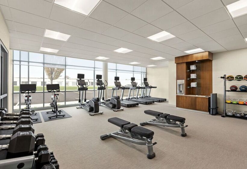 Отель Springhill Suites By Marriott Camp Hill