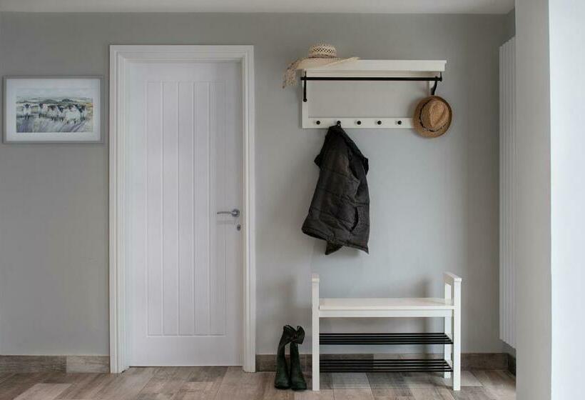 Pen Y Coed ⥈ Modern ⥈ Hot Tub ⥈ Beautiful Views