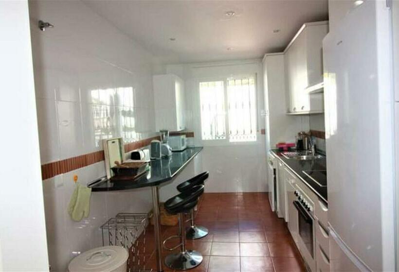 Remarkable 3 Bed House In Alhaurin El Grande