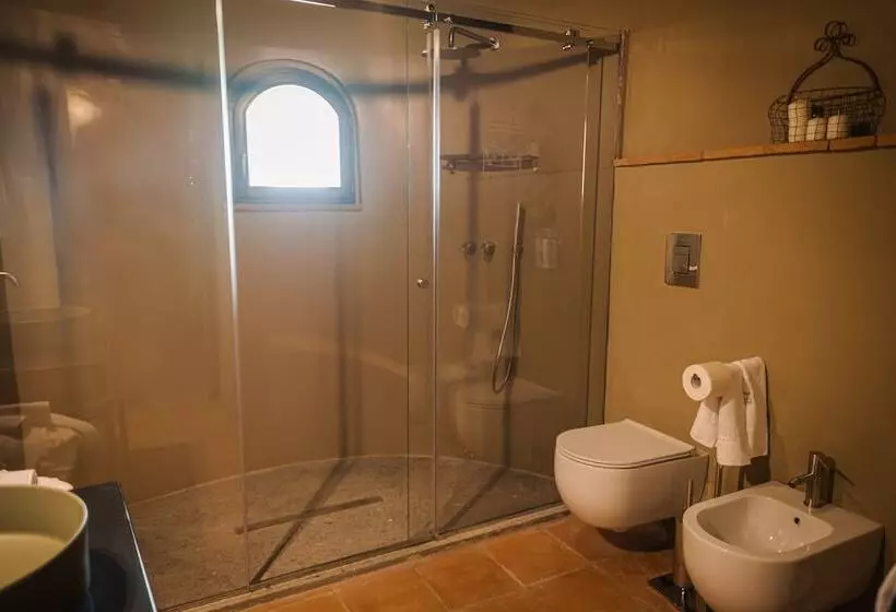 Hotelli Castello Di Rocca Cilento