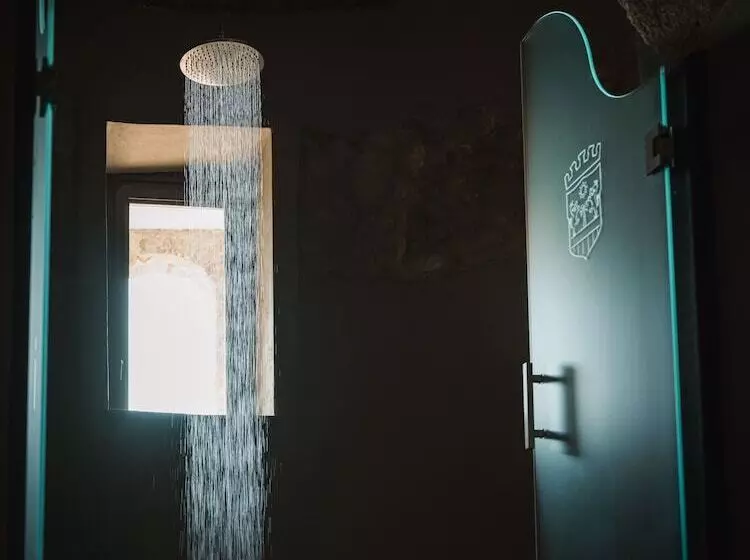 Hotelli Castello Di Rocca Cilento