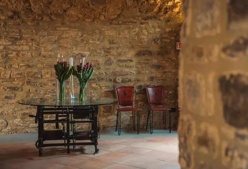 Hotelli Castello Di Rocca Cilento