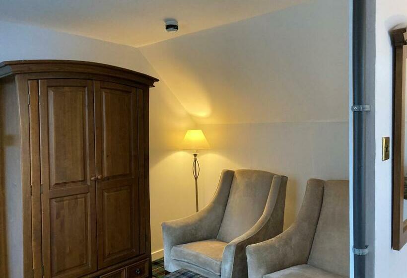 Hotelli Dunstaffnage Marina Suites And Lodges