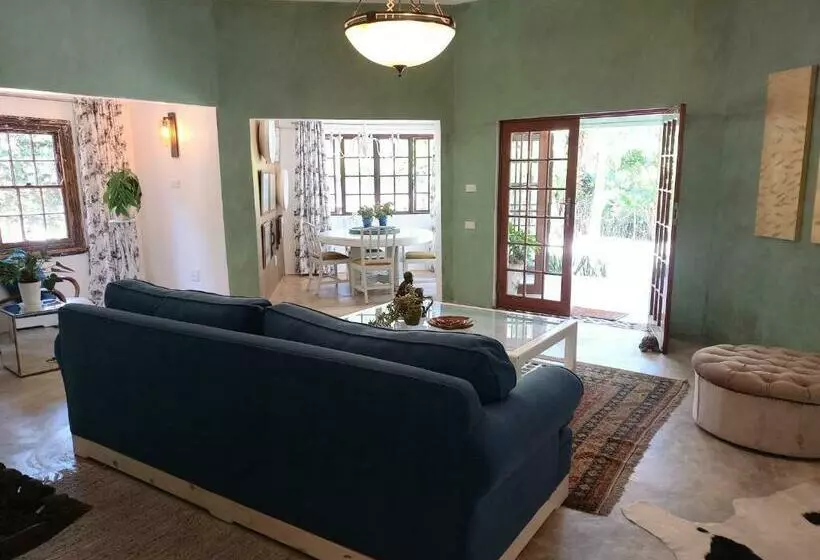 Majatalo Ocean Blue Suite  Villa Roc Guesthouse