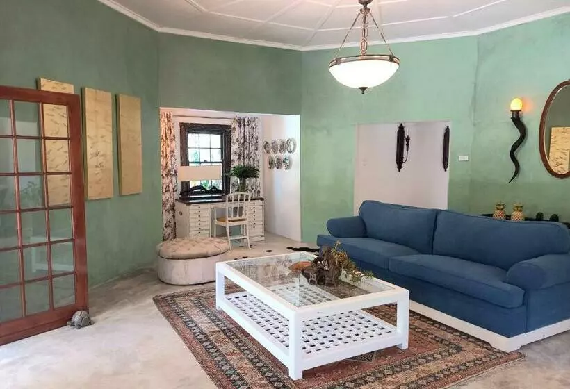 Majatalo Ocean Blue Suite  Villa Roc Guesthouse