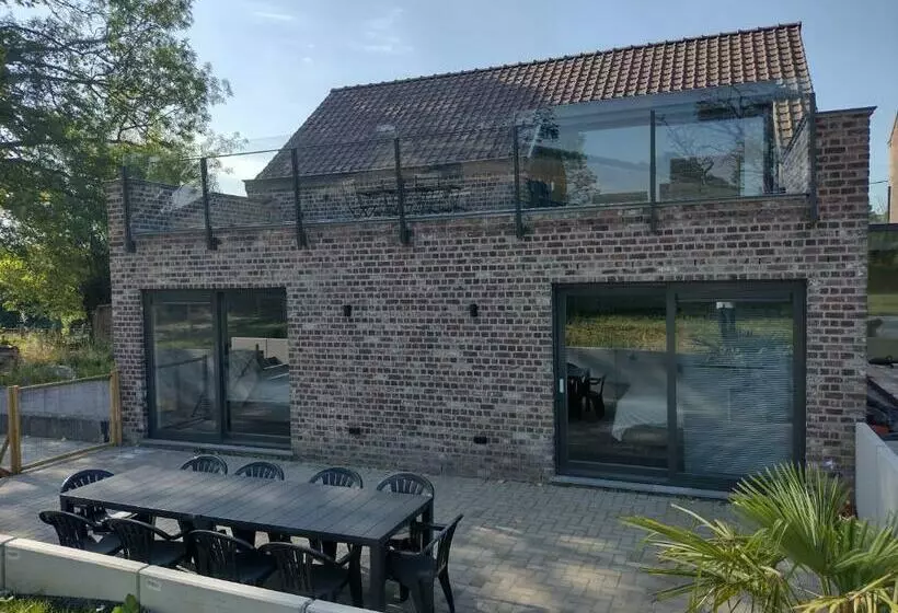 The Kettle House   Stable