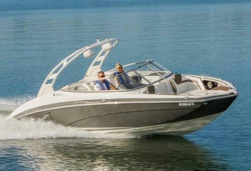 Cheerful Villa With Amazing Pool