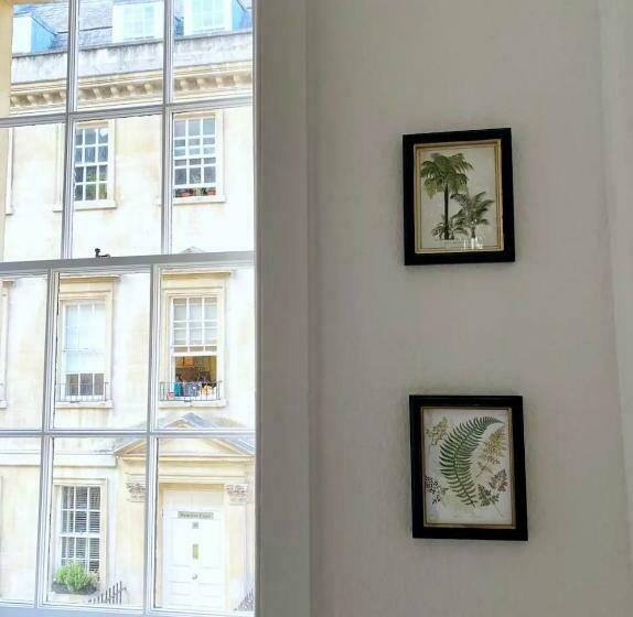 Exclusive Georgian Apartment In Centre Of Bath