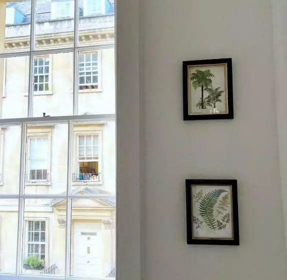 Exclusive Georgian Apartment In Centre Of Bath