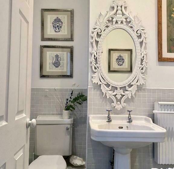 Exclusive Georgian Apartment In Centre Of Bath