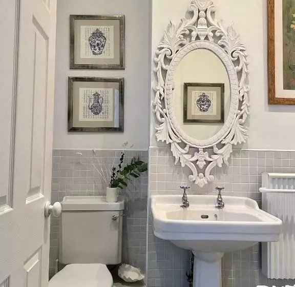 Exclusive Georgian Apartment In Centre Of Bath