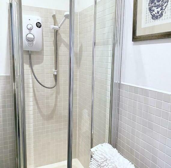 Exclusive Georgian Apartment In Centre Of Bath