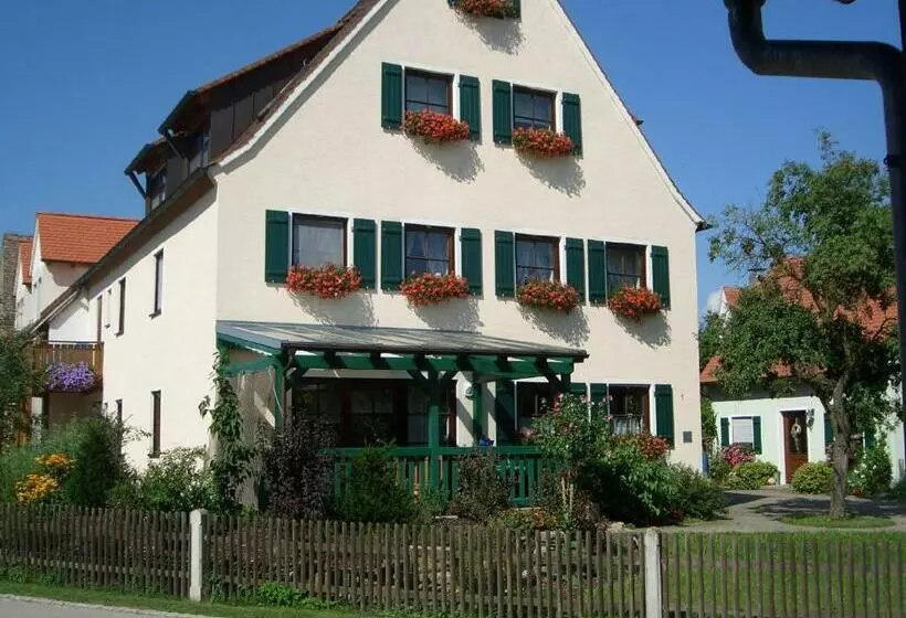 Ferienwohnung Neuendettelsau   Nähe Nürnberg