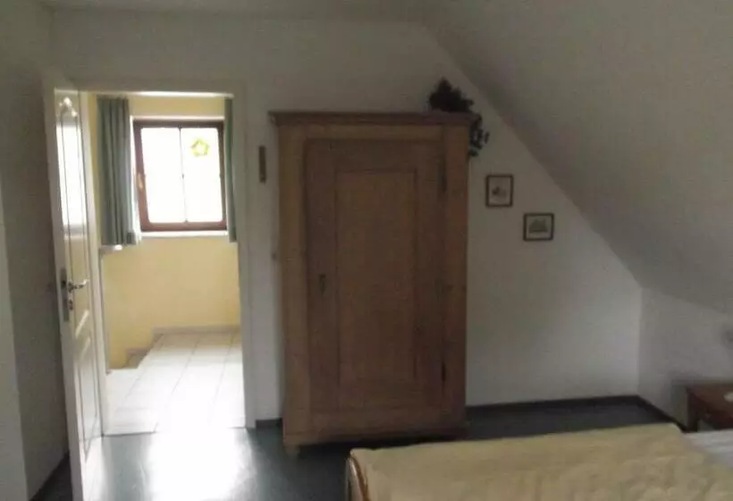Ferienwohnung Neuendettelsau   Nähe Nürnberg