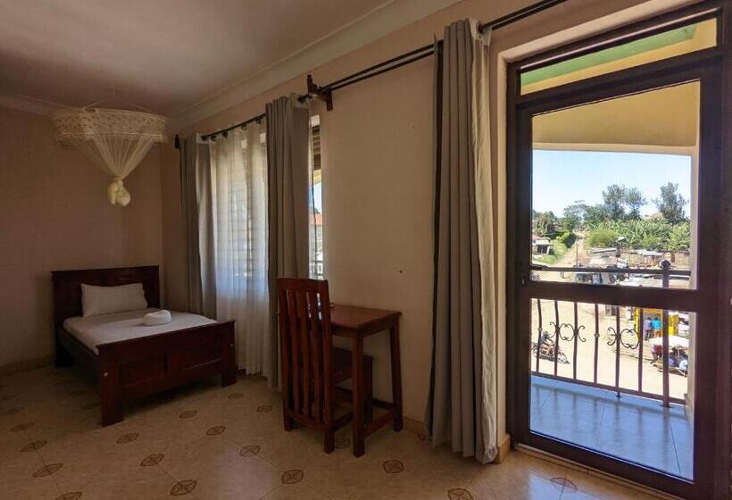 هتل Kasenene Legacy