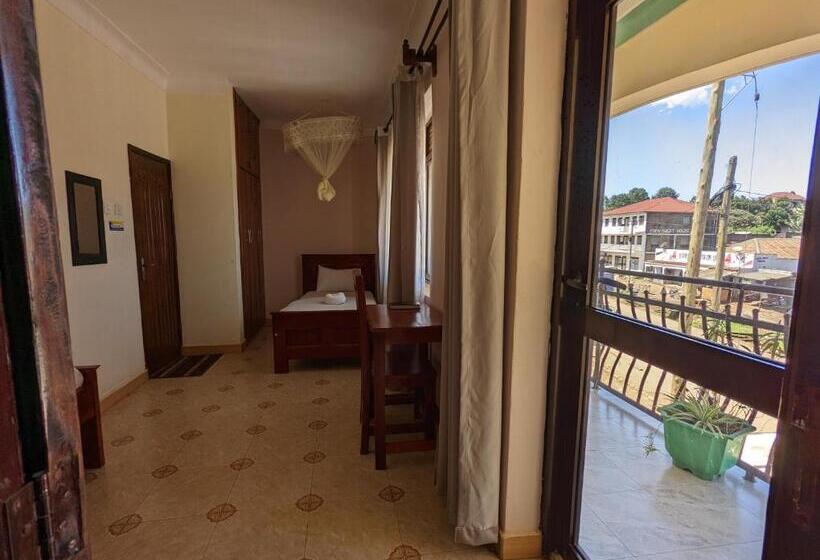 هتل Kasenene Legacy