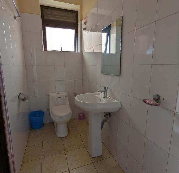 هتل Kasenene Legacy