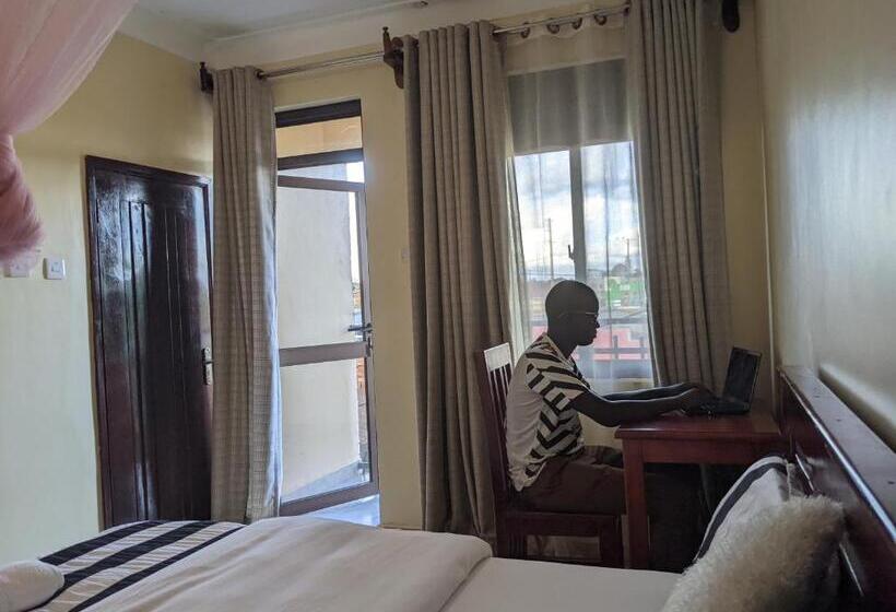 هتل Kasenene Legacy