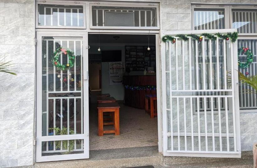 هتل Kasenene Legacy