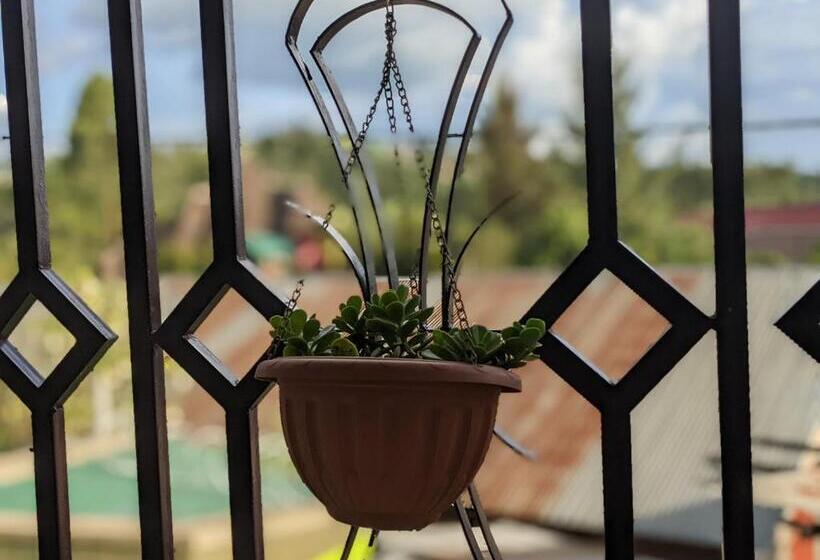 هتل Kasenene Legacy