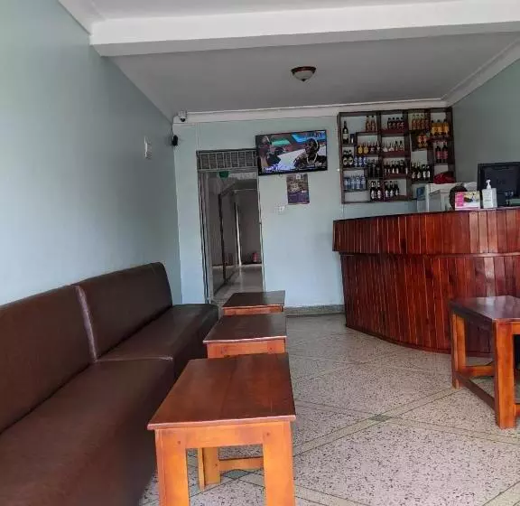 هتل Kasenene Legacy
