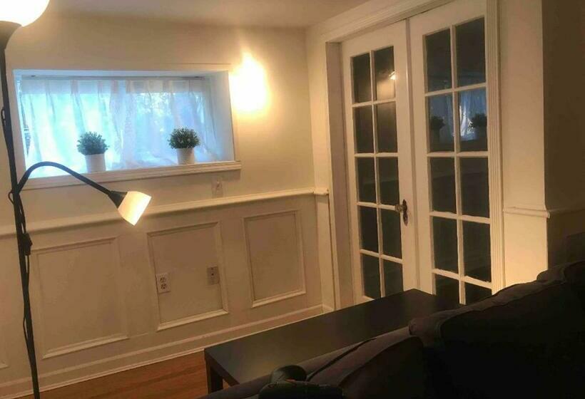 پانسیون Heart Of Kitsilano Area,5 Mins Walk To Kits Beach,no Share With Other People Stay