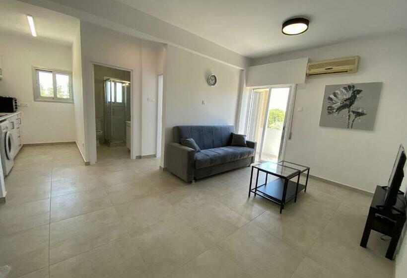 1 Bedroom Apartment With View