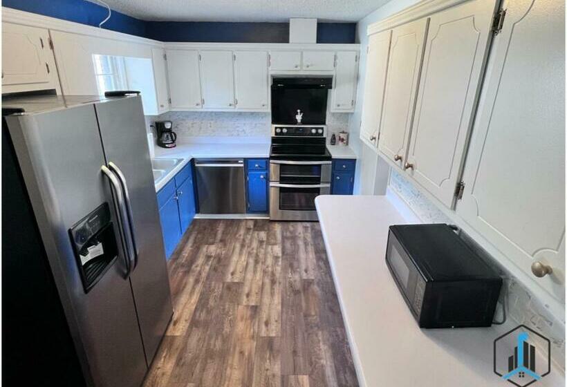 Up Entire House 3 Bd, 2 Bth 3 Min To Usmc, Cp Nc