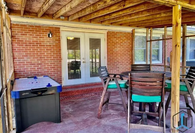 Up Entire House 3 Bd, 2 Bth 3 Min To Usmc, Cp Nc