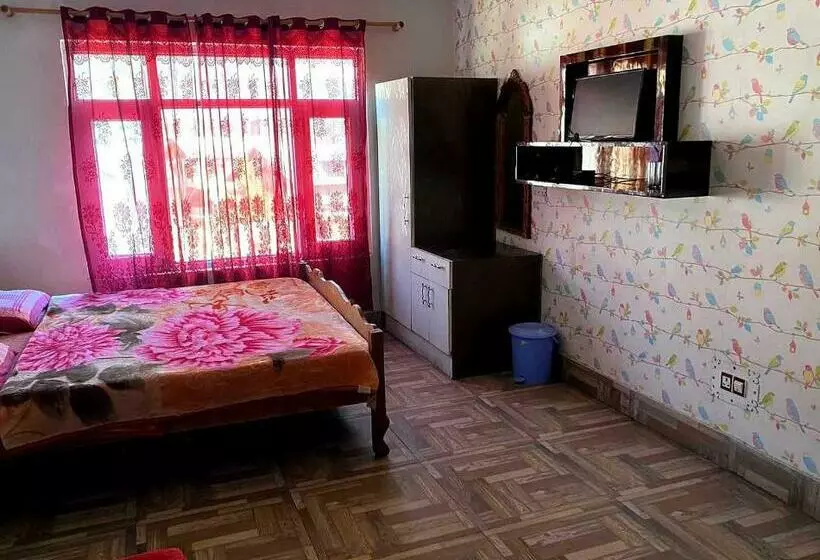 هتل Oyo 90065  Marigold
