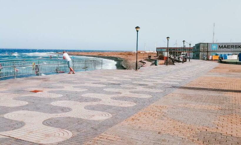 Acogedor Piso En Pozo Izquierdo