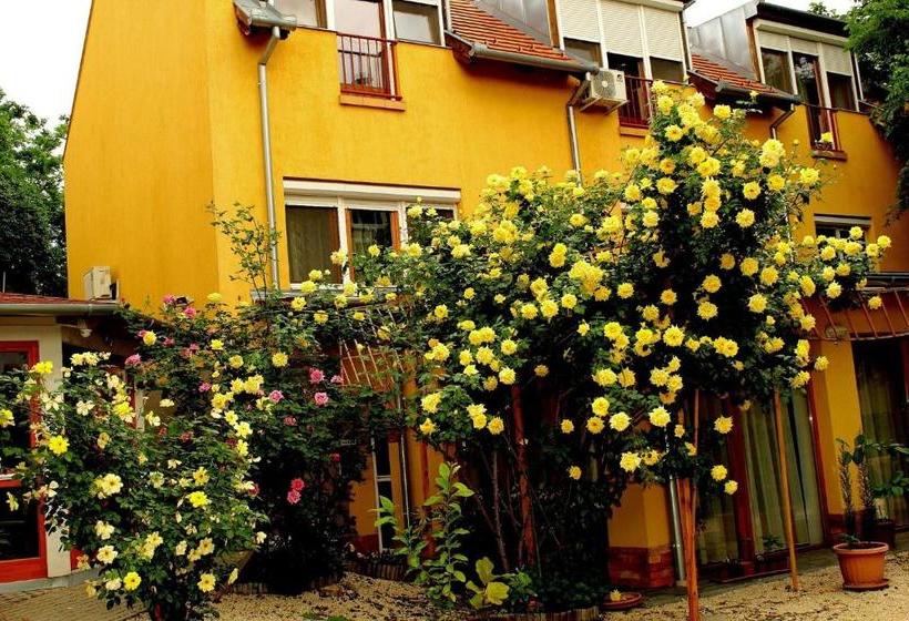 Centrum Apartmanház Pécs