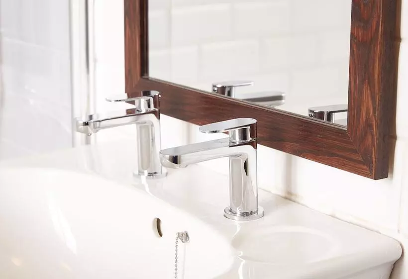 Hotel Corner House Inn By Greene King Inns