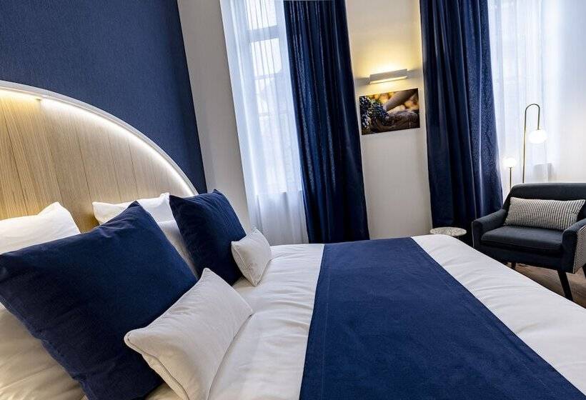 Отель Du Palais Dijon