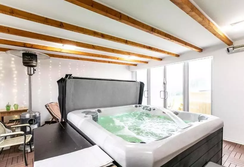 Отель Kaktusz Villa Heviz