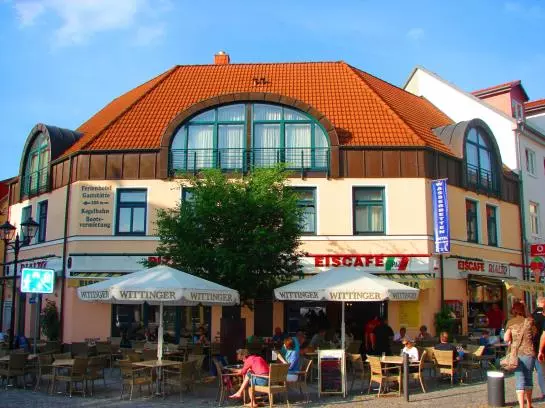 هتل Aparthaus Waren