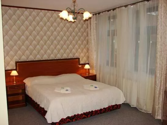 هتل Aparthaus Waren